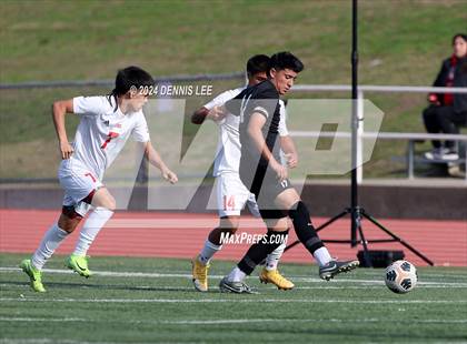 Thumbnail 1 in Lincoln vs. McClatchy photogallery.