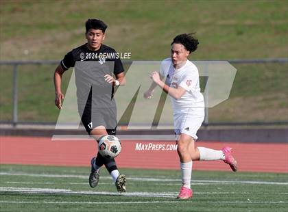 Thumbnail 2 in Lincoln vs. McClatchy photogallery.