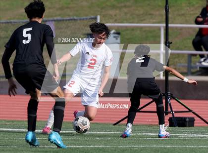 Thumbnail 3 in Lincoln vs. McClatchy photogallery.