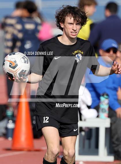 Thumbnail 1 in Lincoln vs. McClatchy photogallery.