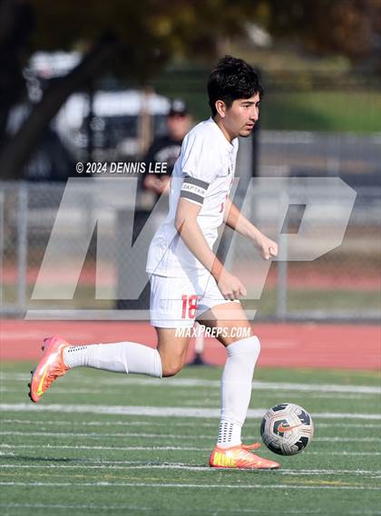 Thumbnail 2 in Lincoln vs. McClatchy photogallery.