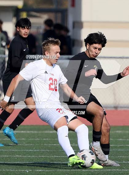 Thumbnail 1 in Lincoln vs. McClatchy photogallery.