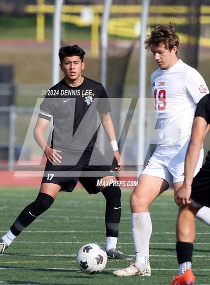 Thumbnail 2 in Lincoln vs. McClatchy photogallery.