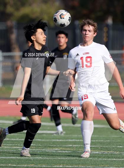 Thumbnail 3 in Lincoln vs. McClatchy photogallery.