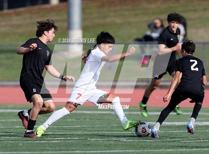 Thumbnail 2 in Lincoln vs. McClatchy photogallery.