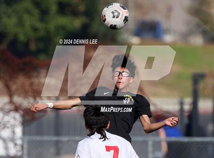Thumbnail 2 in Lincoln vs. McClatchy photogallery.