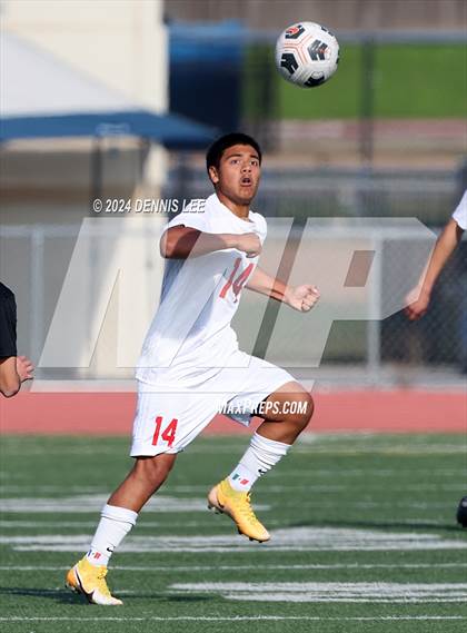 Thumbnail 2 in Lincoln vs. McClatchy photogallery.