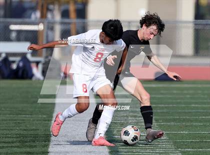 Thumbnail 3 in Lincoln vs. McClatchy photogallery.