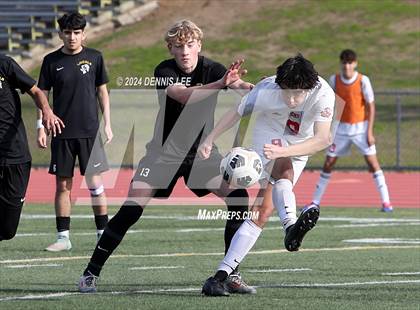 Thumbnail 2 in Lincoln vs. McClatchy photogallery.
