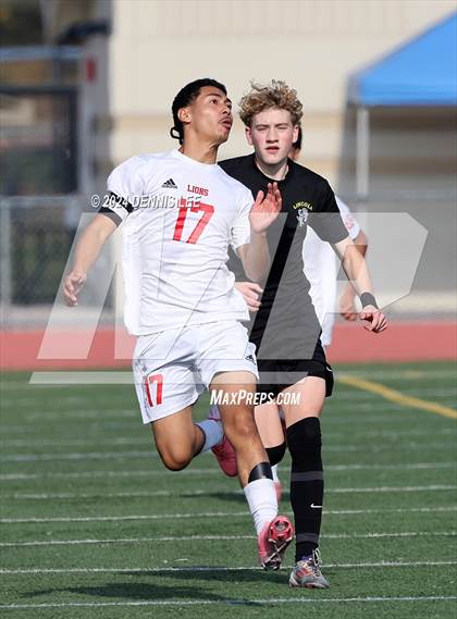 Thumbnail 2 in Lincoln vs. McClatchy photogallery.