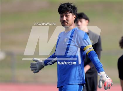 Thumbnail 2 in Lincoln vs. McClatchy photogallery.