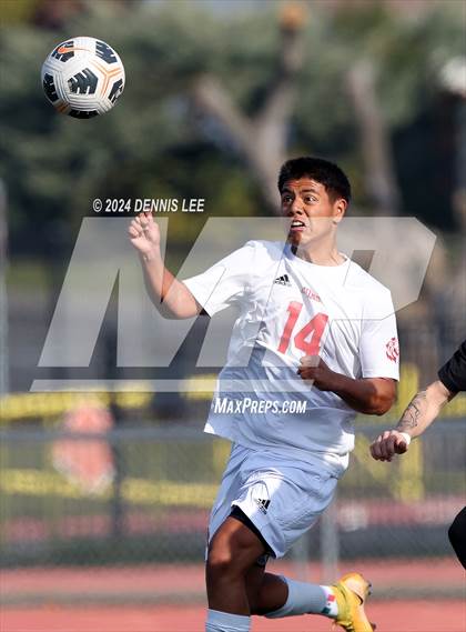 Thumbnail 2 in Lincoln vs. McClatchy photogallery.