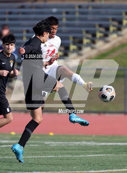 Thumbnail 3 in Lincoln vs. McClatchy photogallery.