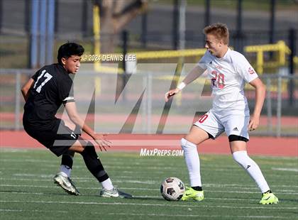 Thumbnail 2 in Lincoln vs. McClatchy photogallery.