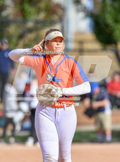 Thumbnail 2 in Legend vs. Columbine (CHSAA 5A State Final Game) photogallery.