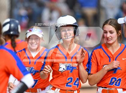 Thumbnail 2 in Legend vs. Columbine (CHSAA 5A State Final Game) photogallery.