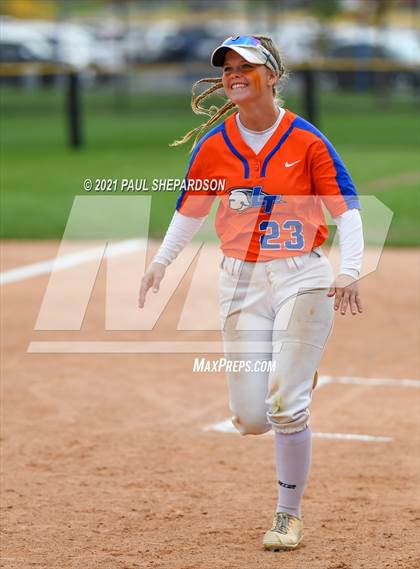 Thumbnail 3 in Legend vs. Columbine (CHSAA 5A State Final Game) photogallery.