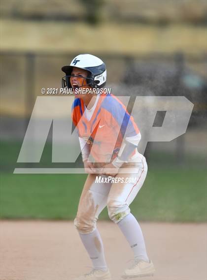 Thumbnail 1 in Legend vs. Columbine (CHSAA 5A State Final Game) photogallery.