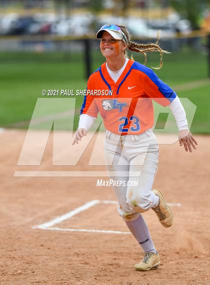 Thumbnail 2 in Legend vs. Columbine (CHSAA 5A State Final Game) photogallery.