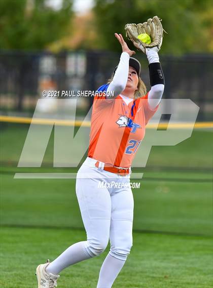 Thumbnail 3 in Legend vs. Columbine (CHSAA 5A State Final Game) photogallery.