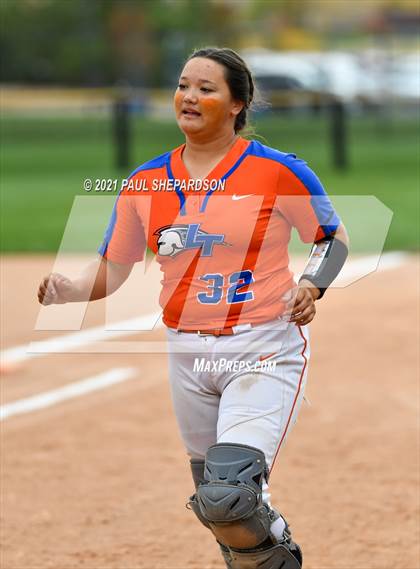 Thumbnail 1 in Legend vs. Columbine (CHSAA 5A State Final Game) photogallery.