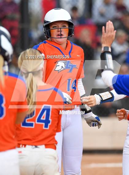 Thumbnail 2 in Legend vs. Columbine (CHSAA 5A State Final Game) photogallery.