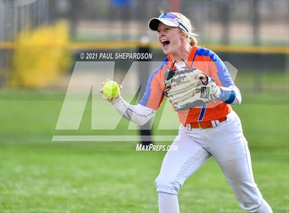 Thumbnail 3 in Legend vs. Columbine (CHSAA 5A State Final Game) photogallery.