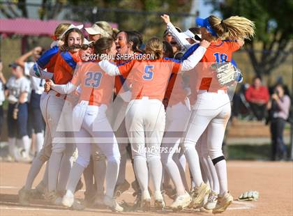 Thumbnail 2 in Legend vs. Columbine (CHSAA 5A State Final Game) photogallery.