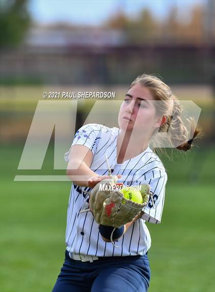 Thumbnail 2 in Legend vs. Columbine (CHSAA 5A State Final Game) photogallery.
