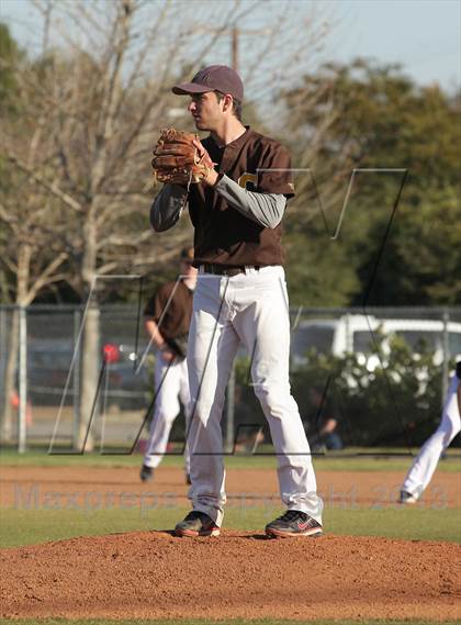 Thumbnail 3 in Calabasas @ Crespi photogallery.