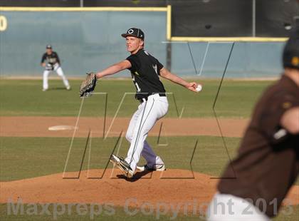 Thumbnail 2 in Calabasas @ Crespi photogallery.