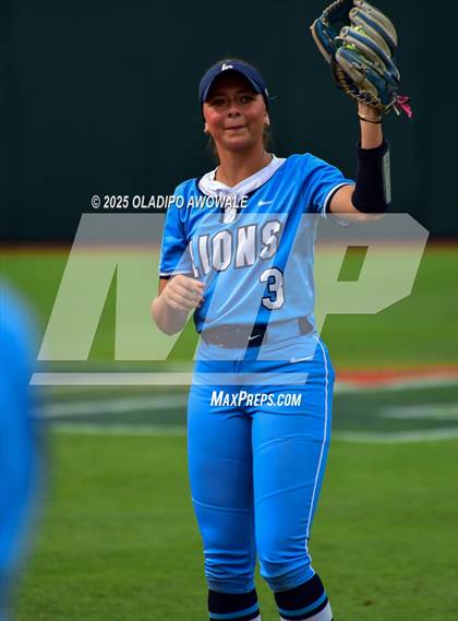 Thumbnail 2 in Hallsville vs. Lake Creek (UIL Softball 5A D2 Final) photogallery.