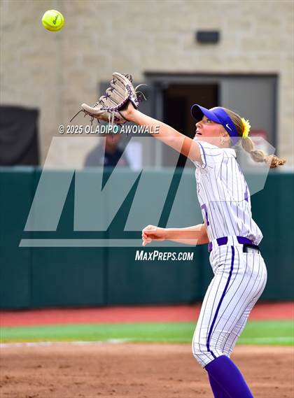 Thumbnail 2 in Hallsville vs. Lake Creek (UIL Softball 5A D2 Final) photogallery.