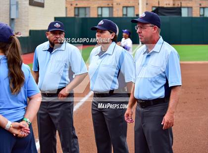 Thumbnail 1 in Hallsville vs. Lake Creek (UIL Softball 5A D2 Final) photogallery.