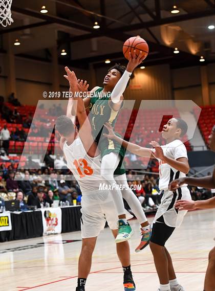 Thumbnail 3 in The Park School of Buffalo vs. Long Beach Poly (King Cotton Classic) photogallery.