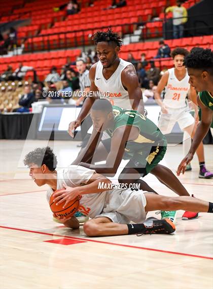 Thumbnail 3 in The Park School of Buffalo vs. Long Beach Poly (King Cotton Classic) photogallery.