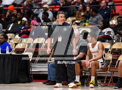 Thumbnail 2 in The Park School of Buffalo vs. Long Beach Poly (King Cotton Classic) photogallery.
