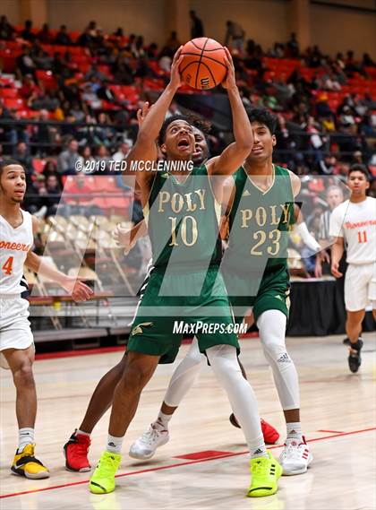Thumbnail 1 in The Park School of Buffalo vs. Long Beach Poly (King Cotton Classic) photogallery.