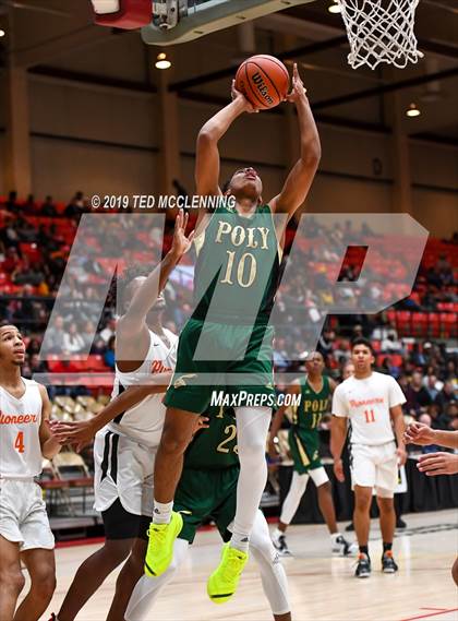 Thumbnail 2 in The Park School of Buffalo vs. Long Beach Poly (King Cotton Classic) photogallery.