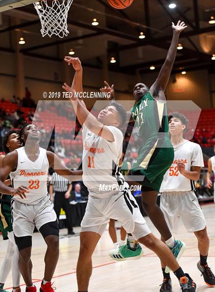 Thumbnail 2 in The Park School of Buffalo vs. Long Beach Poly (King Cotton Classic) photogallery.