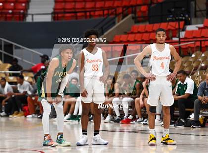 Thumbnail 1 in The Park School of Buffalo vs. Long Beach Poly (King Cotton Classic) photogallery.