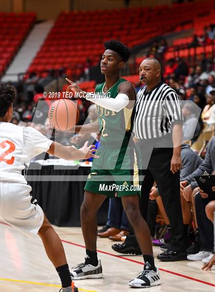 Thumbnail 2 in The Park School of Buffalo vs. Long Beach Poly (King Cotton Classic) photogallery.