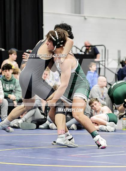 Thumbnail 2 in NYSPHSAA Wrestling Dual Finals Round 1 (Seaford vs Nanuet) photogallery.
