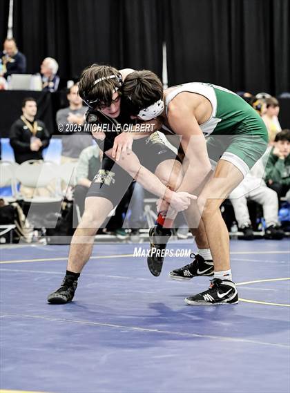 Thumbnail 2 in NYSPHSAA Wrestling Dual Finals Round 1 (Seaford vs Nanuet) photogallery.