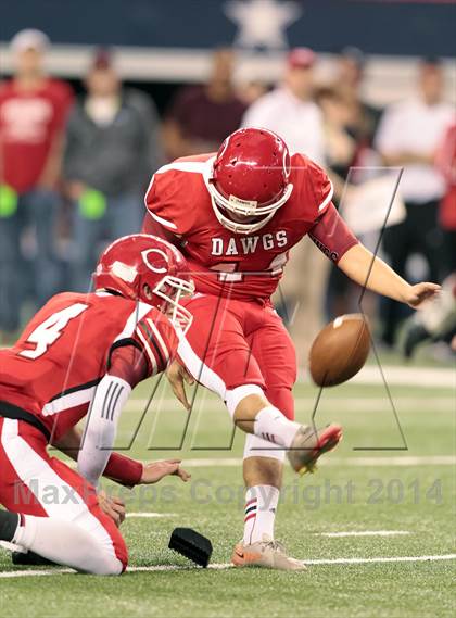 Thumbnail 1 in Carthage vs. Kilgore (UIL 3A Division 1 Final) photogallery.