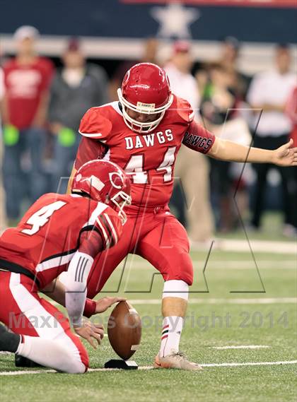 Thumbnail 3 in Carthage vs. Kilgore (UIL 3A Division 1 Final) photogallery.