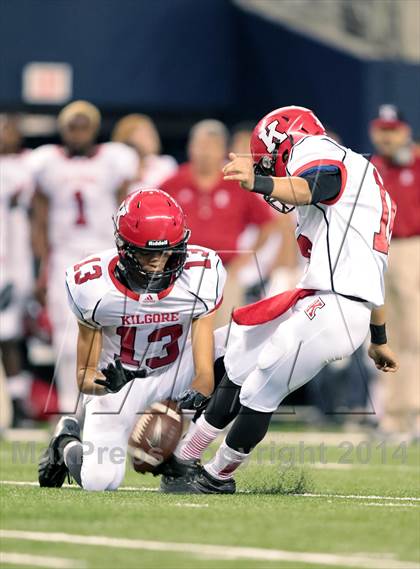 Thumbnail 2 in Carthage vs. Kilgore (UIL 3A Division 1 Final) photogallery.