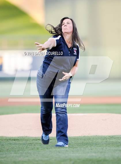 Thumbnail 1 in Centennial vs. Kellis photogallery.
