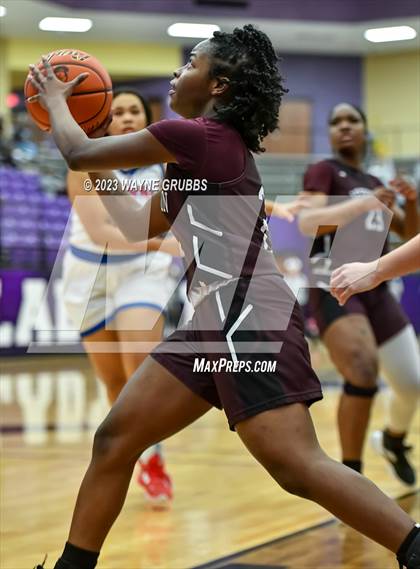 Thumbnail 3 in Jefferson vs. Sabine (UIL 3A Bi-District Playoff) photogallery.