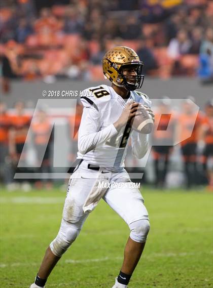 Thumbnail 3 in North Davidson vs. Shelby (NCHSAA 2AA Championship) photogallery.